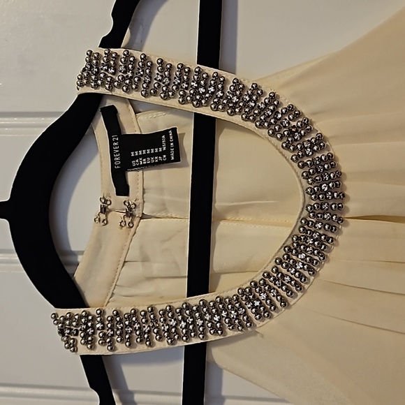 Halter Flowly Top With Neck Embellishments Size M - Picture 2 of 5